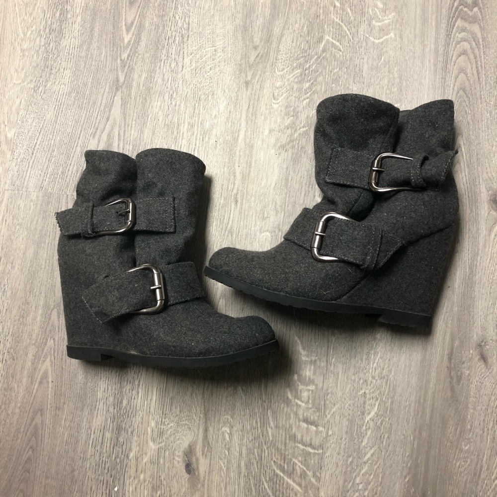 MIA gray buckle booties 4” heel EUC size 8